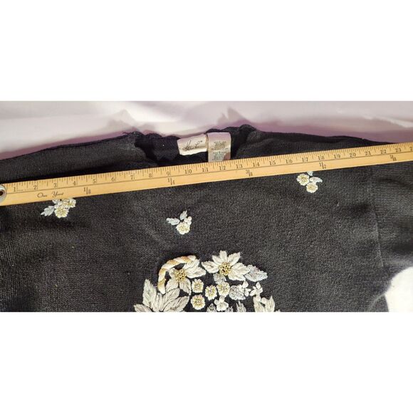 Kathie Lee Vintage 90's Embroidered Floral Basket Sweater L Cottagecore Cozy - Picture 8 of 9